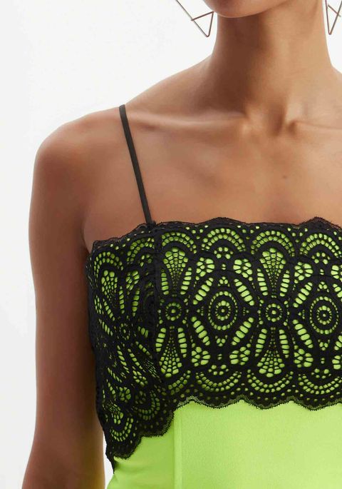 Vestido Curto de Alças Renda