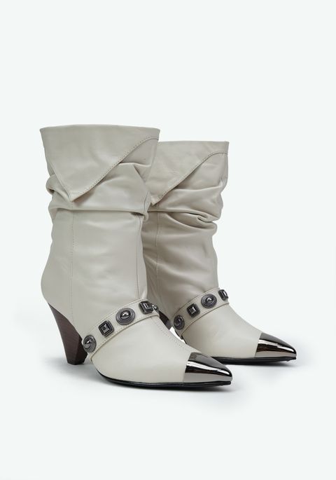 Bota Couro Com Rebites