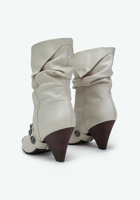 Bota Couro Com Rebites