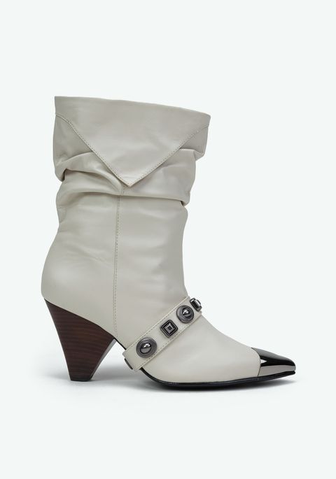 Bota Couro Com Rebites