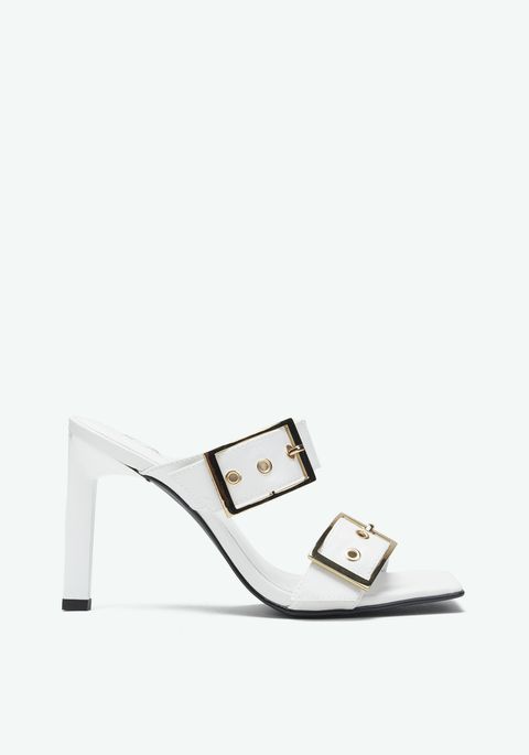 Sandália Com Fivela