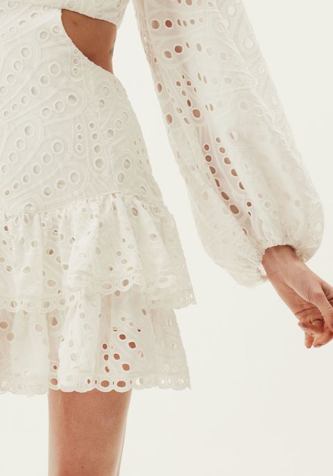Vestido Curto Com Babado