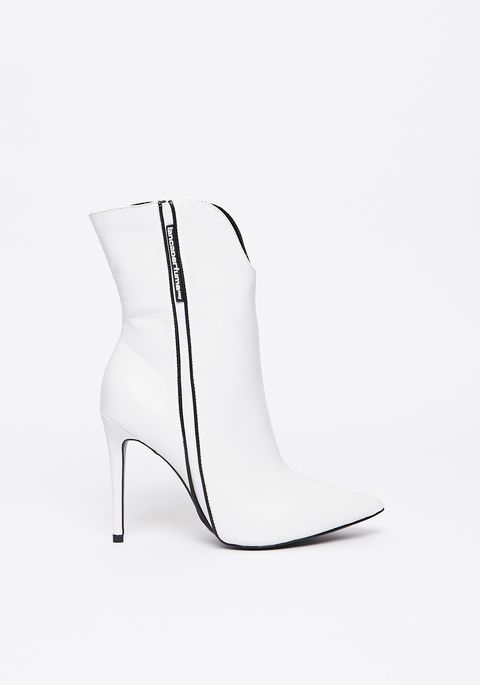 Bota Com Detalhe Friso