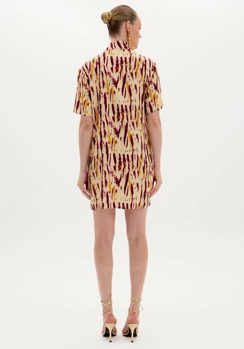 Vestido Curto Decote Gola Alta