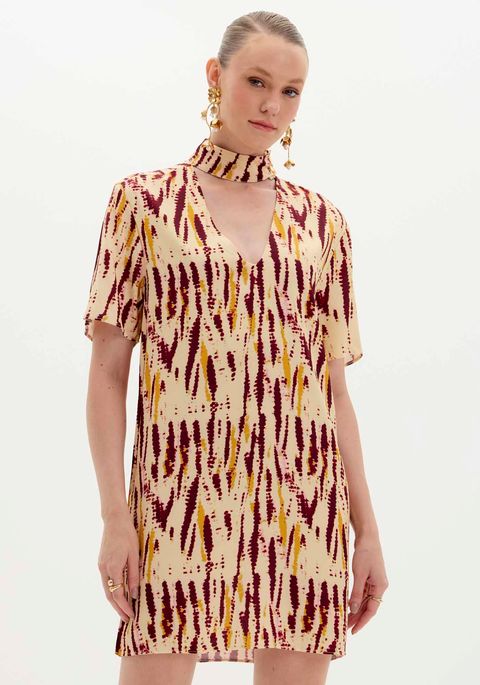 Vestido Curto Decote Gola Alta