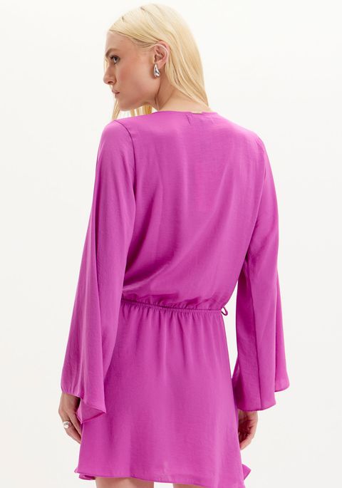 Vestido Curto Decote Renda