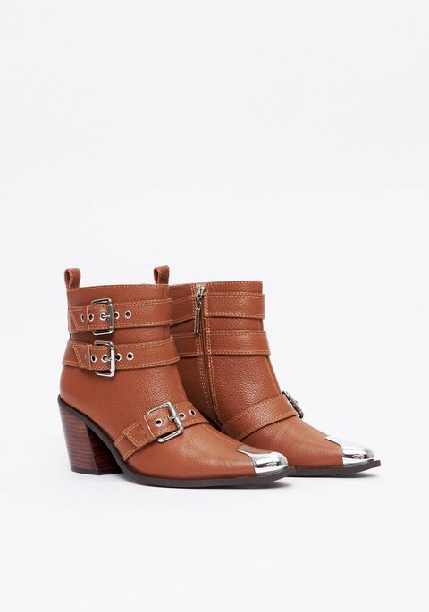 Bota Couro Com Biqueira E Fivelas