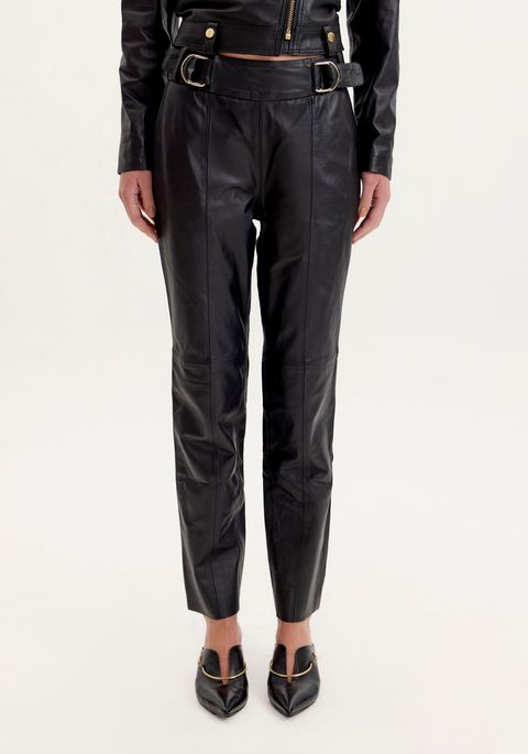 Calça Carrot Couro Fivelas