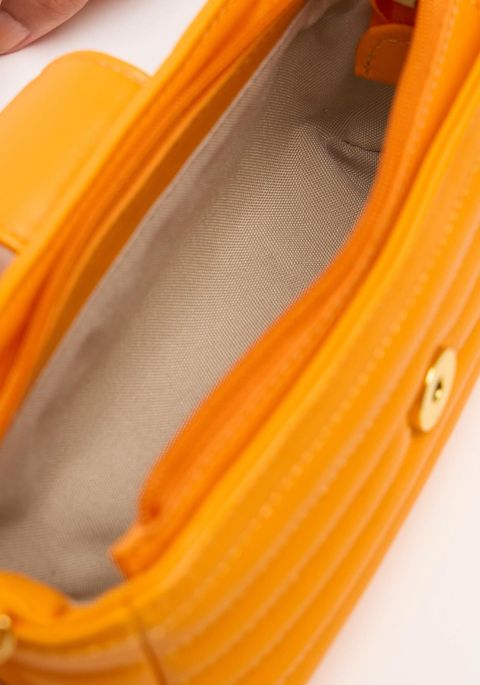 Bolsa Crossbody Couro Matelassê Alça Corrente
