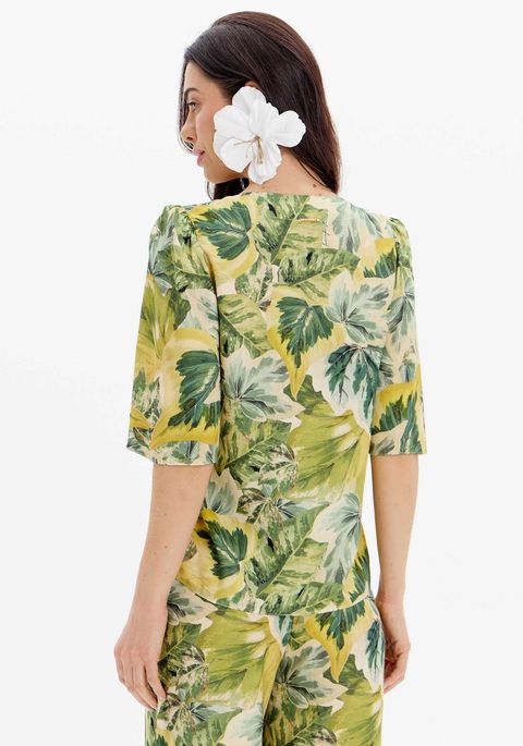 Blusa Fluida Estampada De Mangas Curtas Com Decote Em V