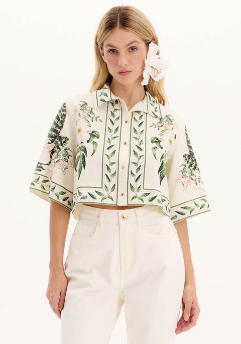 Camisa Curta Estampada Com Botões E Manga Flare