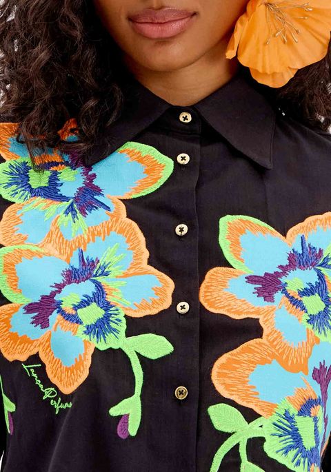Camisa De Mangas Curtas Com Botões E Aplicações Florais