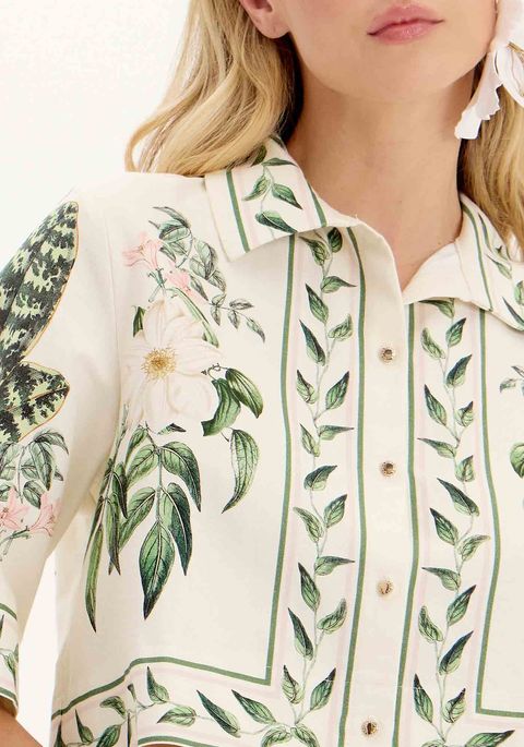 Camisa Curta Estampada Com Botões E Manga Flare
