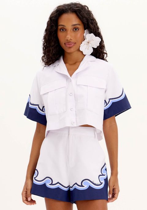 Camisa Curta Com Mangas Estampadas E Bolsos