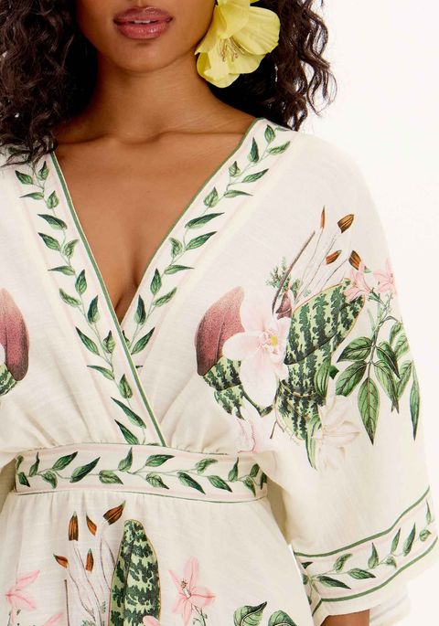 Vestido Curto Evasê Estampado Com Decote Em V