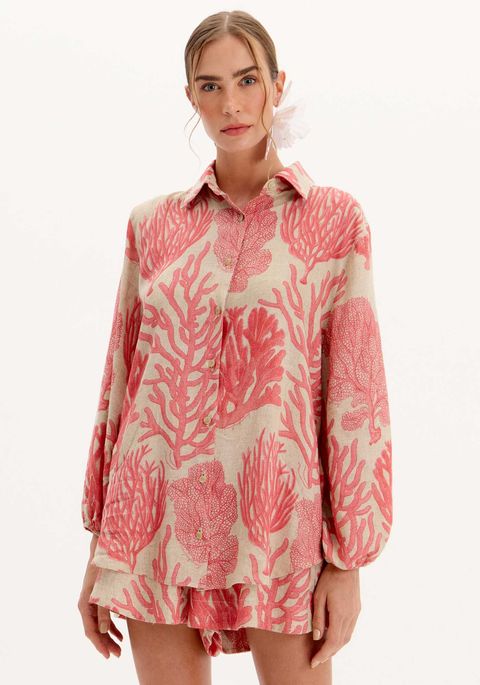 Camisa Alongada Estampada Com Mangas Amplas