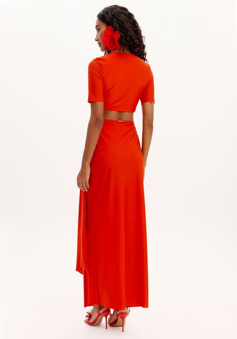 Vestido Longo De Mangas Curtas Com Torção