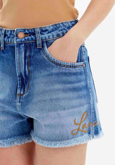 Short Jeans Relaxed Cintura Alta Barra Desfiada