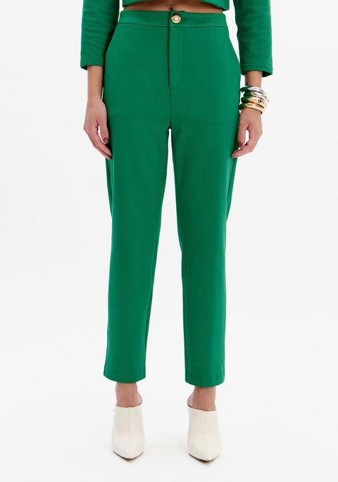 Calça Carrot Com Cintura Alta E Bolsos