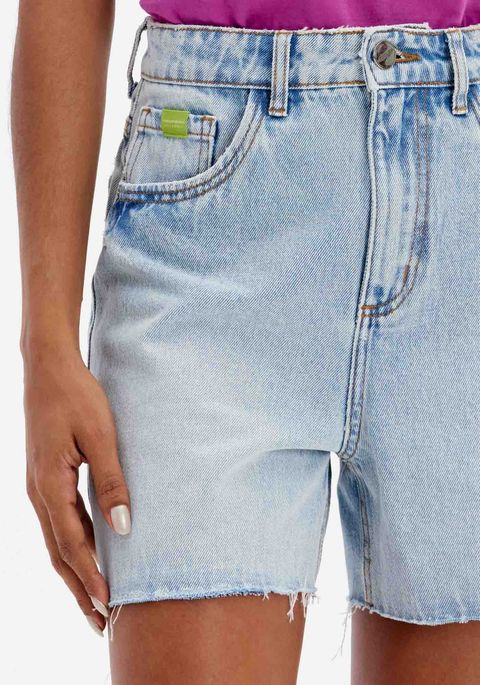 Short Jeans Mom Cintura Super Alta Barra A Fio