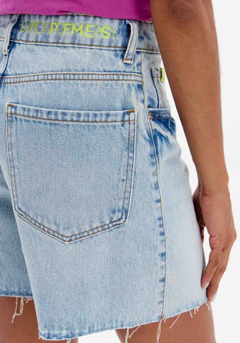 Short Jeans Mom Cintura Super Alta Barra A Fio