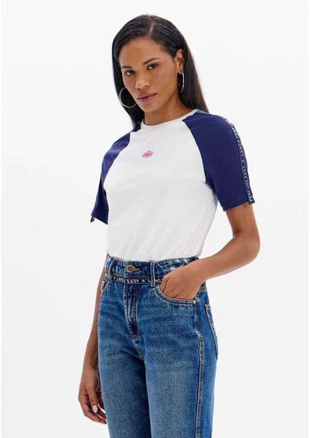 Blusa T-shirt Descolada Com Gorgurão