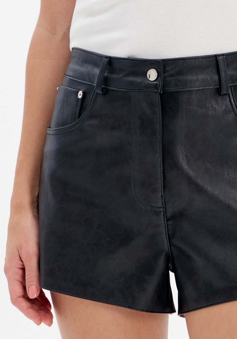Short Pu Com Cintura Alta E Bolsos