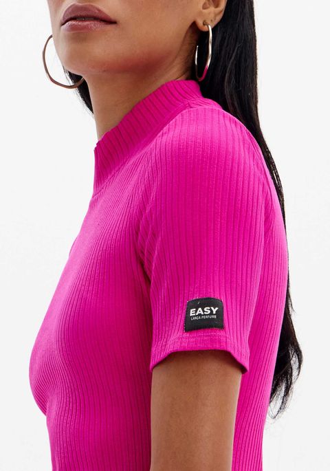 Vestido Curto Canelado Com Gola E Manga Curta