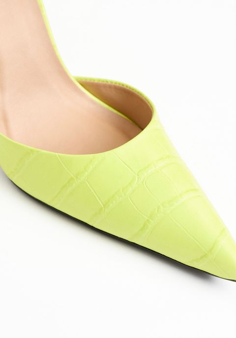Scarpin Couro Croco Com Metal