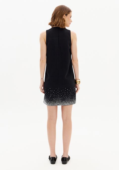 Vestido Curto Com Aplicações de Brilhos