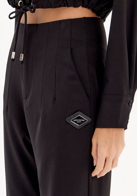 Calça Carrot Cintura Alta Pregas