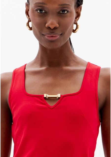 Blusa Regata Com Decote Quadrado E Aviamento