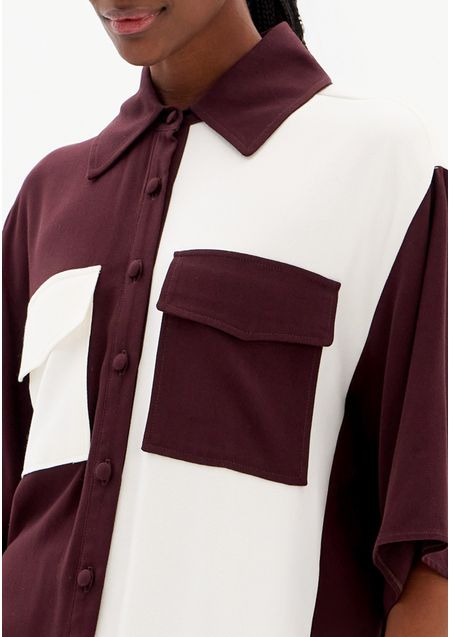 Camisa Alongada Manga Curta Com Bolsos