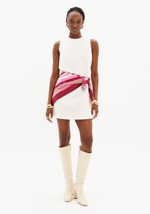 Vestido Curto Sem Manga Com Lenço