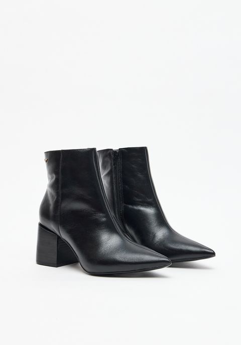 Bota Chelsea Couro Bico Fino