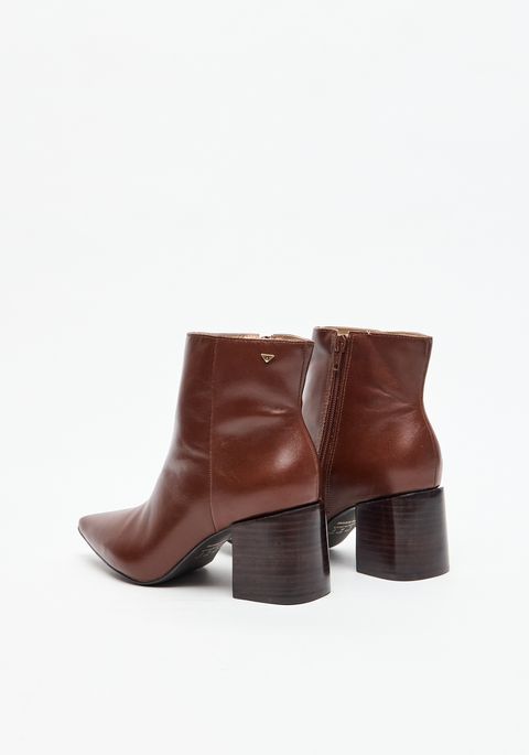 Bota Chelsea Couro Bico Fino