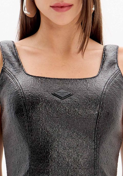 Vestido Curto De Alças Com Decote Quadrado