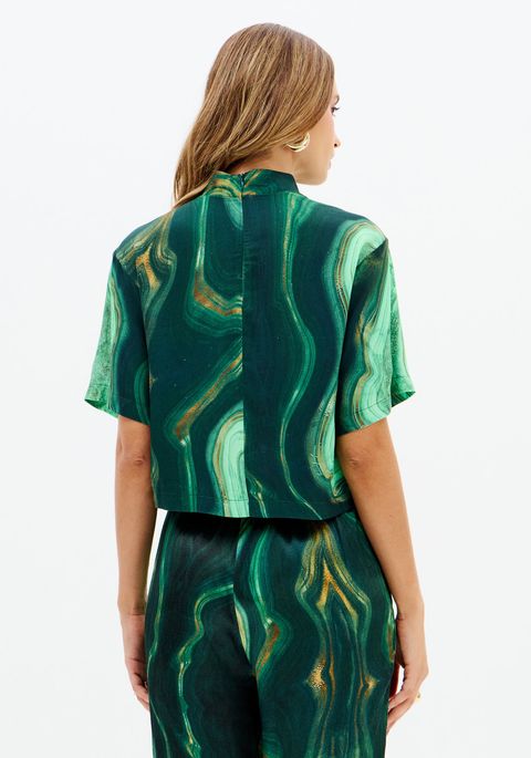 Blusa De Mangas Curtas Estampada Com Gola Alta