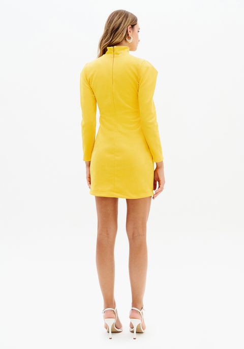 Vestido Curto Com Gola Alta