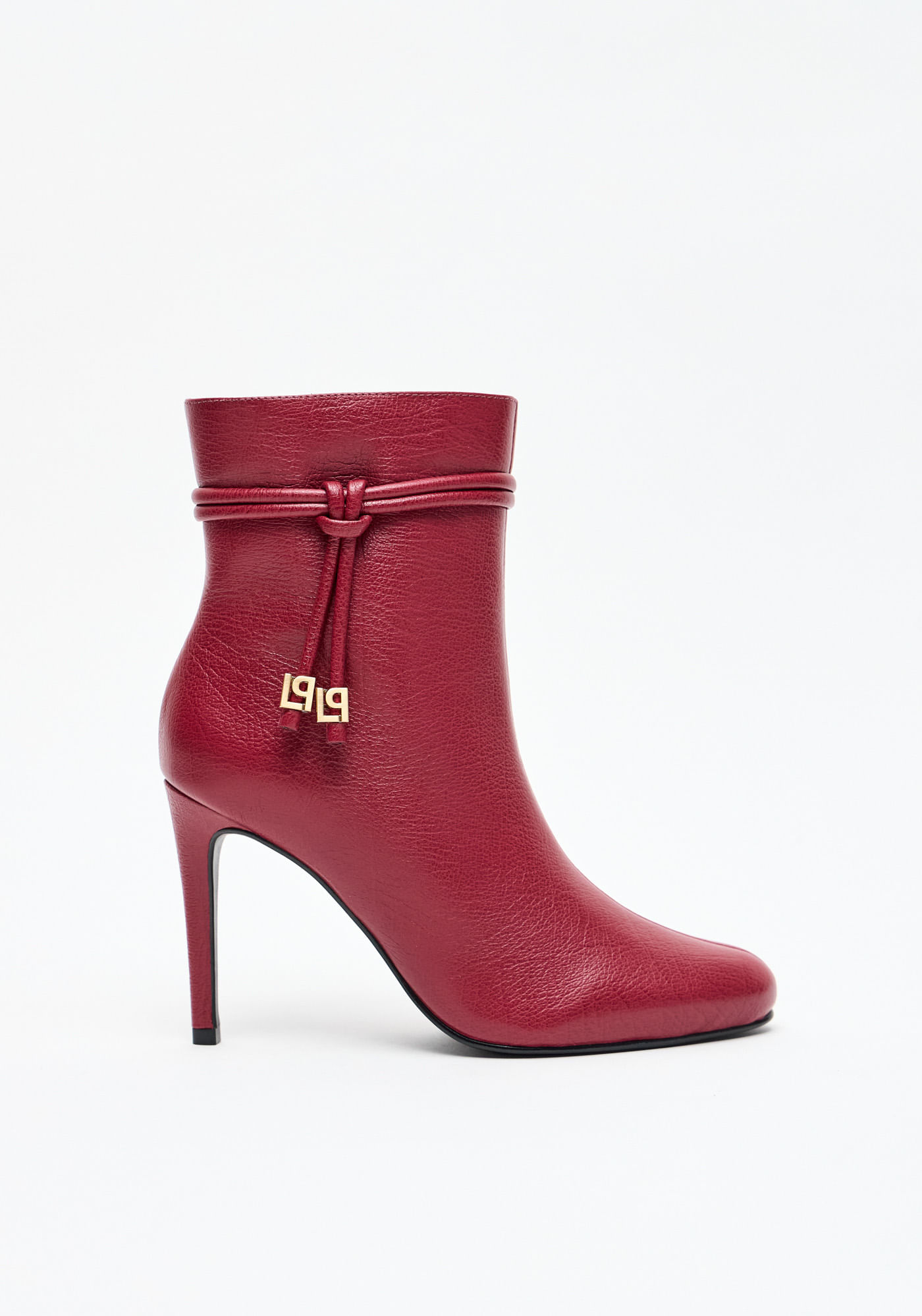 Bota Couro Bico Redondo Salto Fino