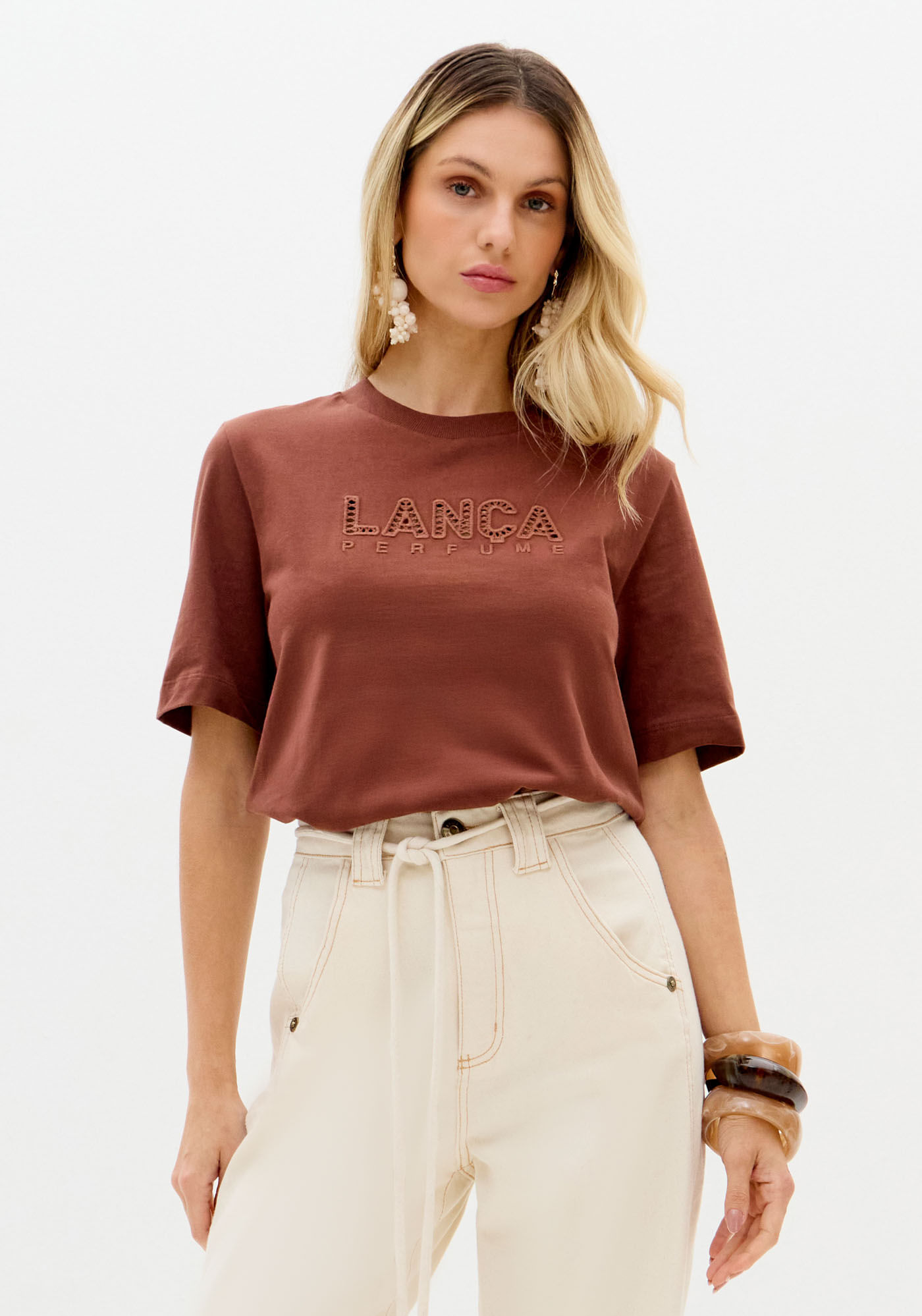 T-shirt Bordada Com Mangas Curtas