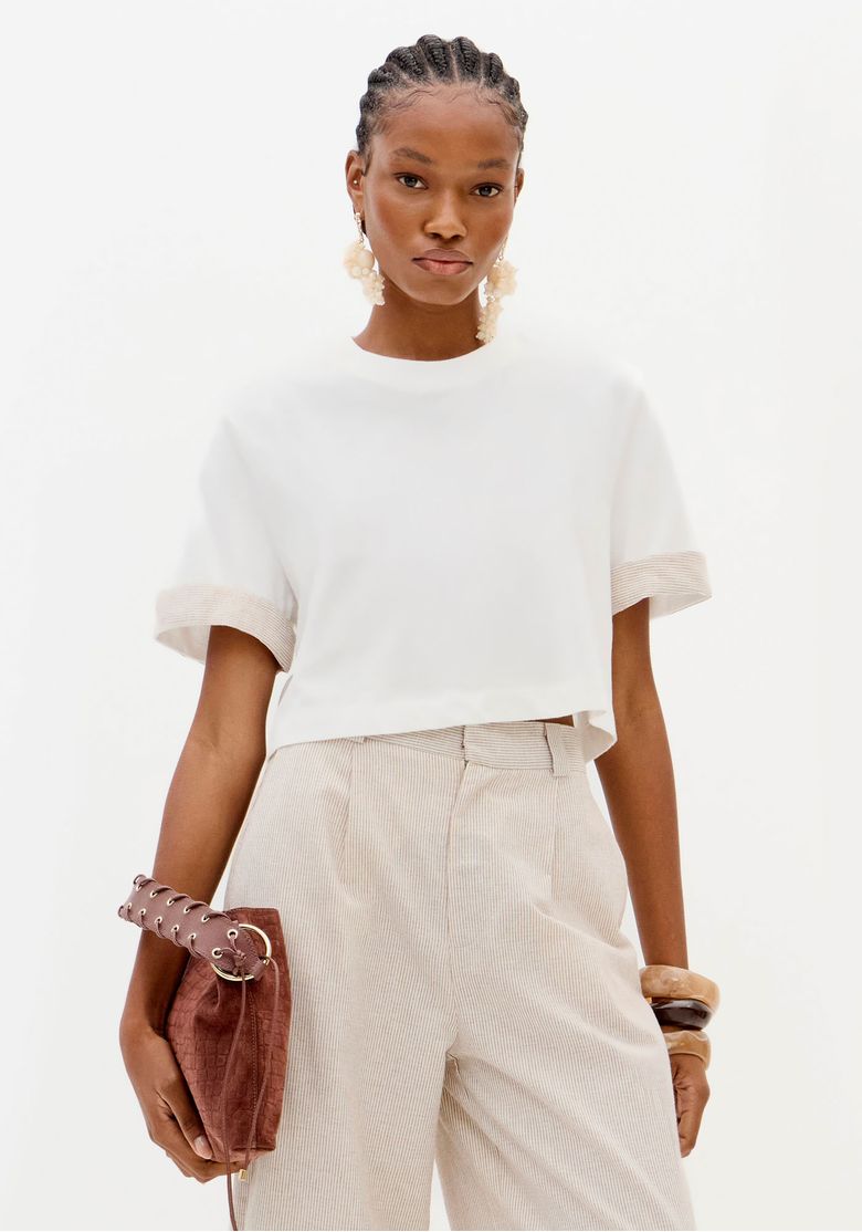 T-shirt Cropped Com Mangas Curtas - Lança Perfume