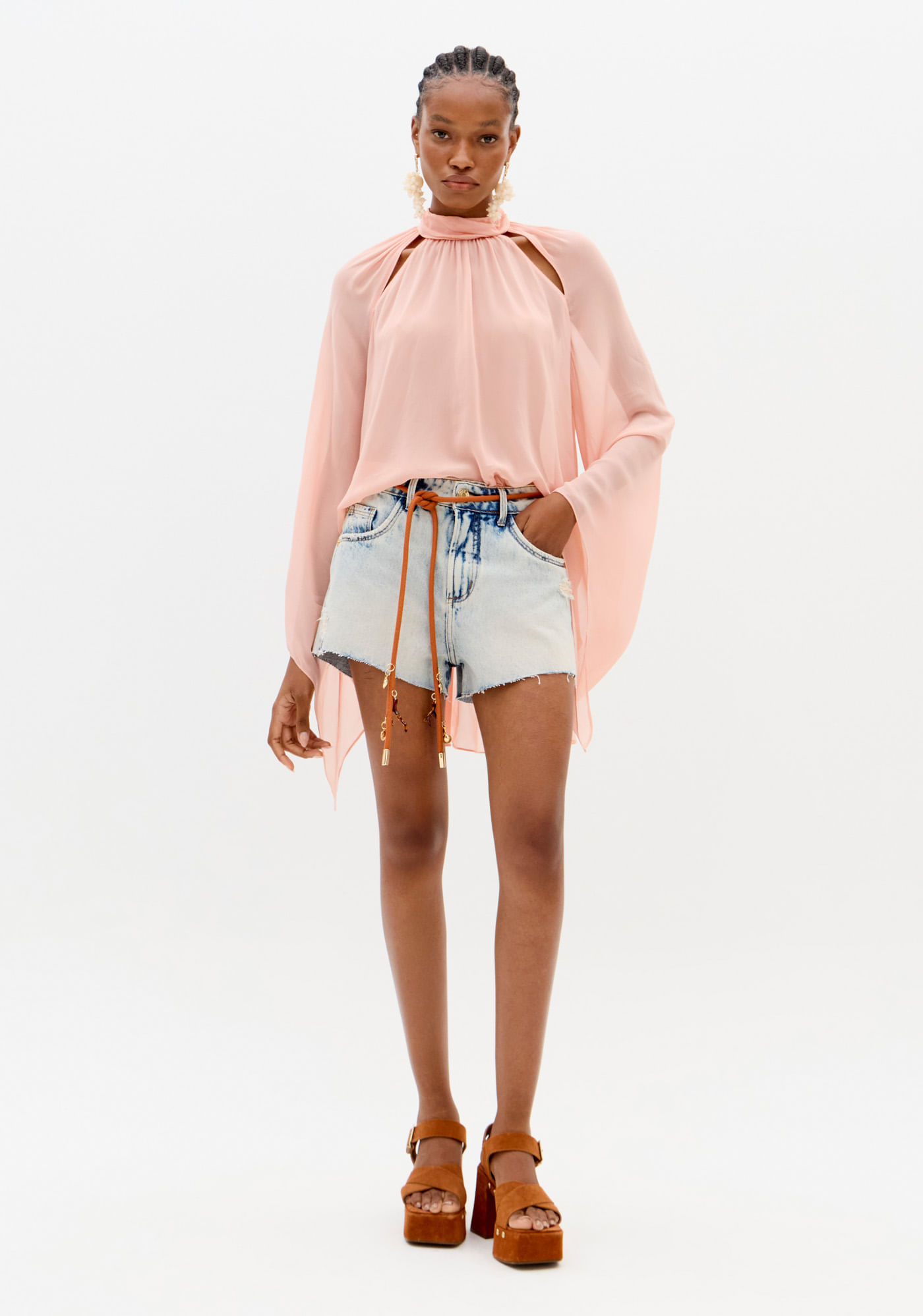 Short Jeans Comfort Com Barra A Fio