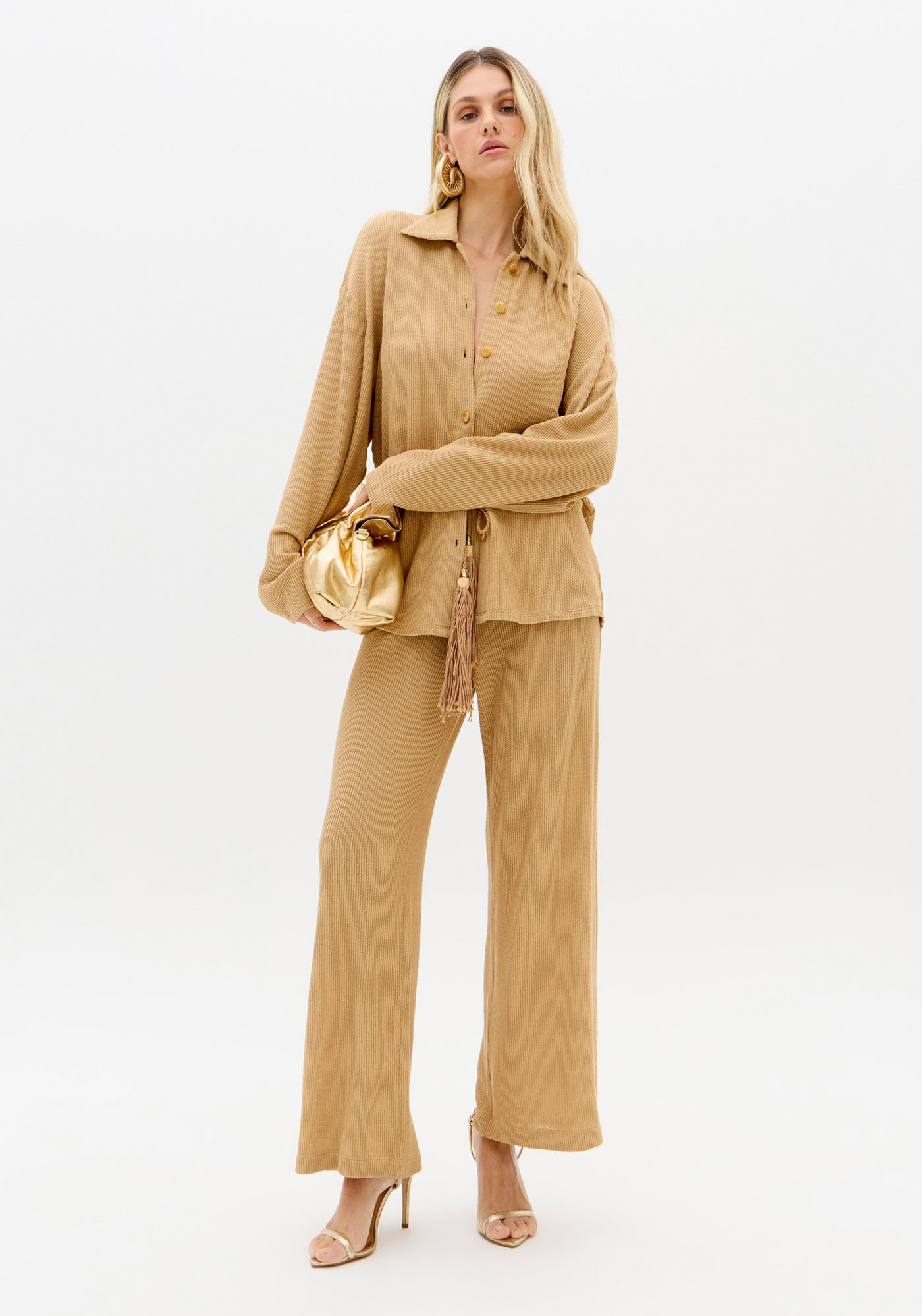 Calça Wide Leg Cintura Alta Com Barbicachos