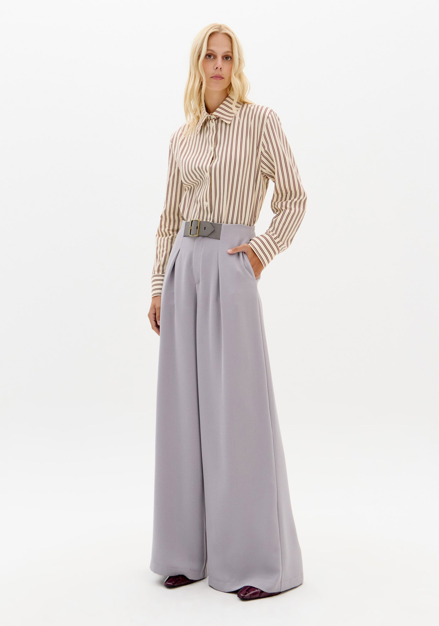 Calça Wide Leg Fivela Com Cintura Alta