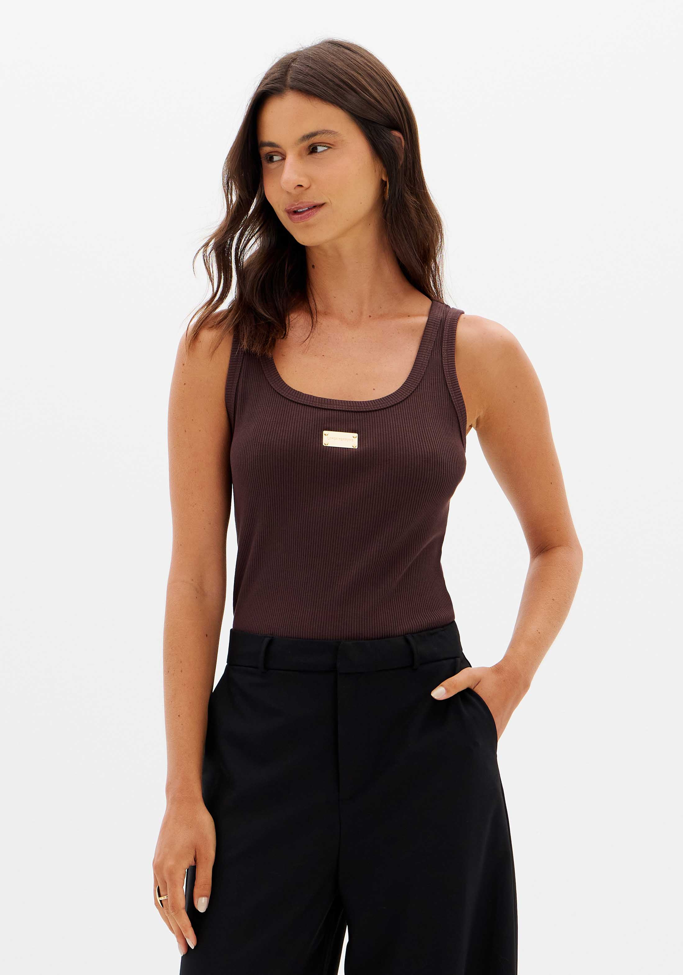 Blusa Regata Canelada Com Placa