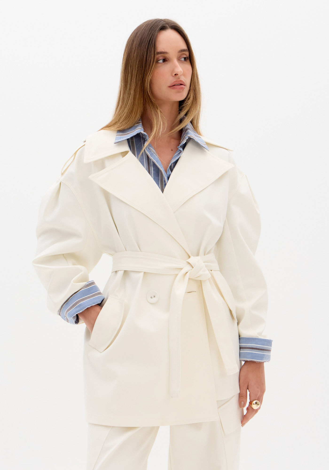 Trench Coat Curto Amplo