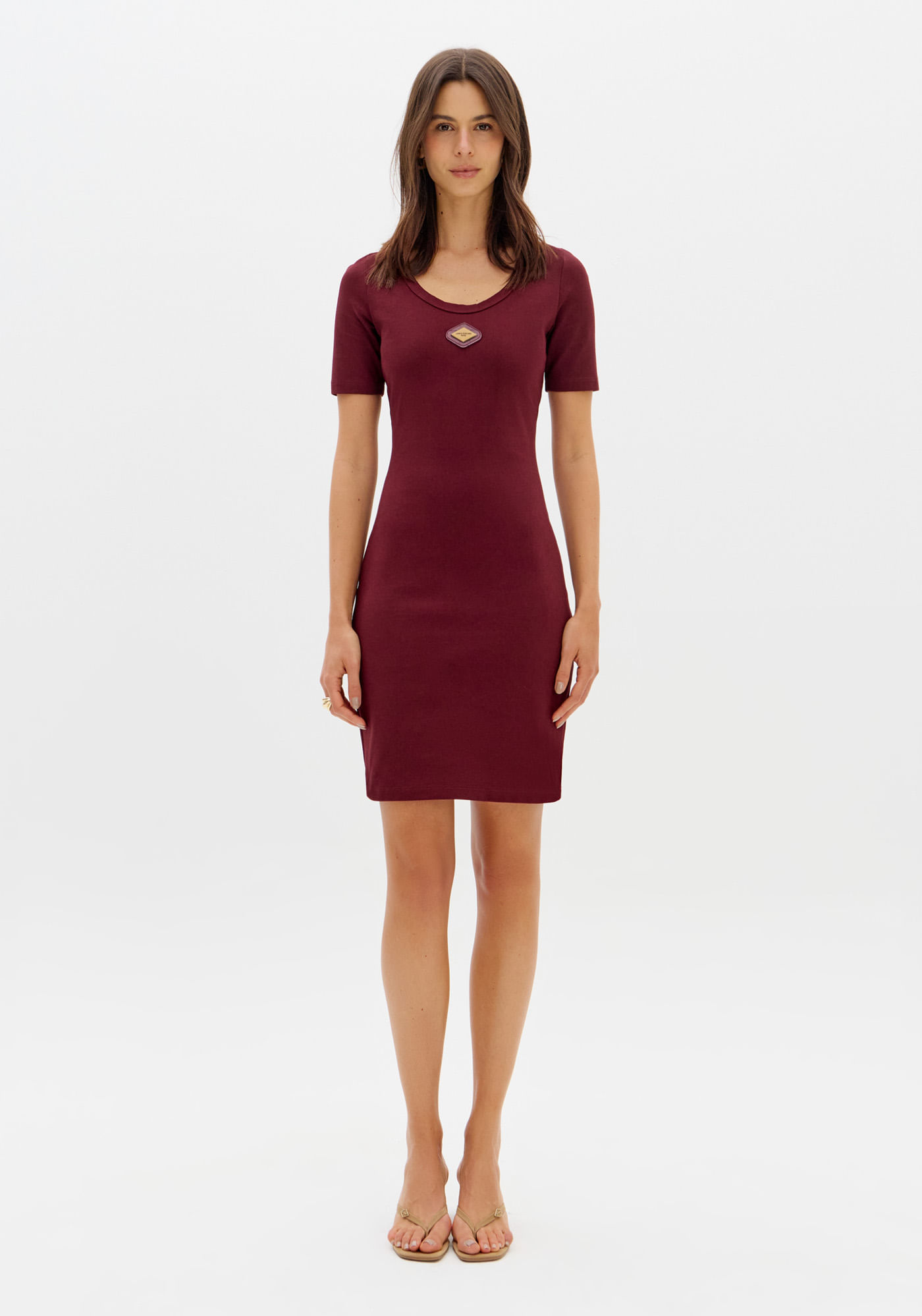 Vestido Curto Com Decote U
