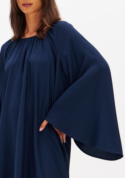 Vestido Curto Solto Manga Longa De Crepe