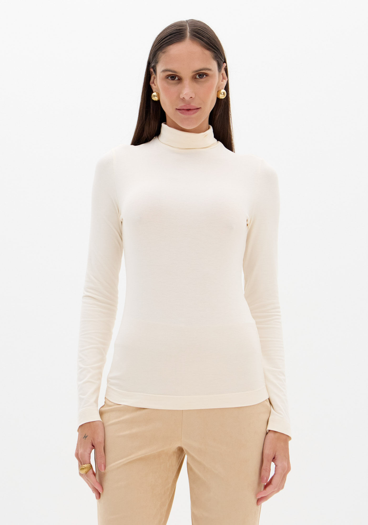 Blusa Gola Alta Com Manga Longa